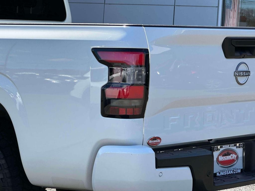 2025 Nissan Frontier SV