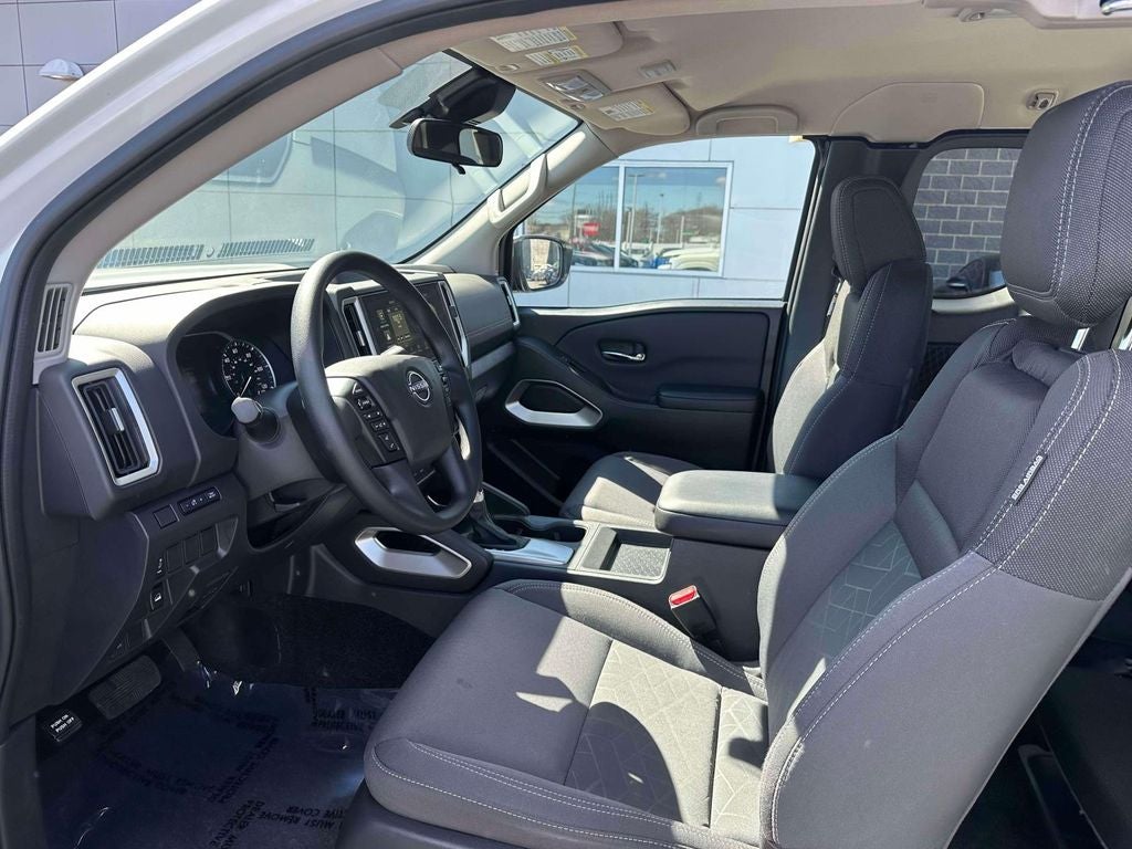 2025 Nissan Frontier SV