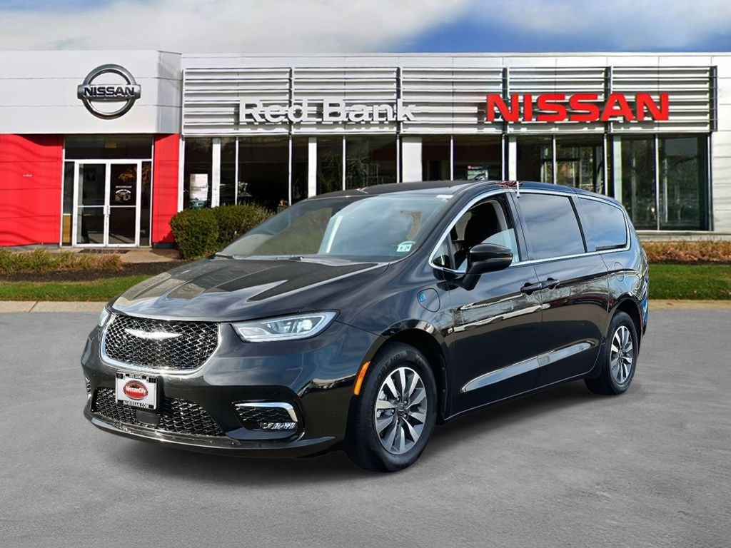 2023 Chrysler Pacifica Hybrid Touring L