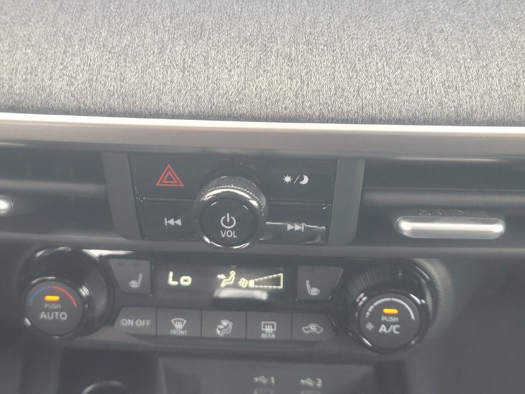 2027 Nissan Kicks SV