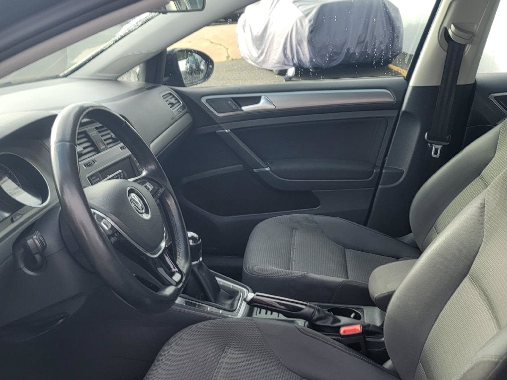 2016 Volkswagen Golf SportWagen S