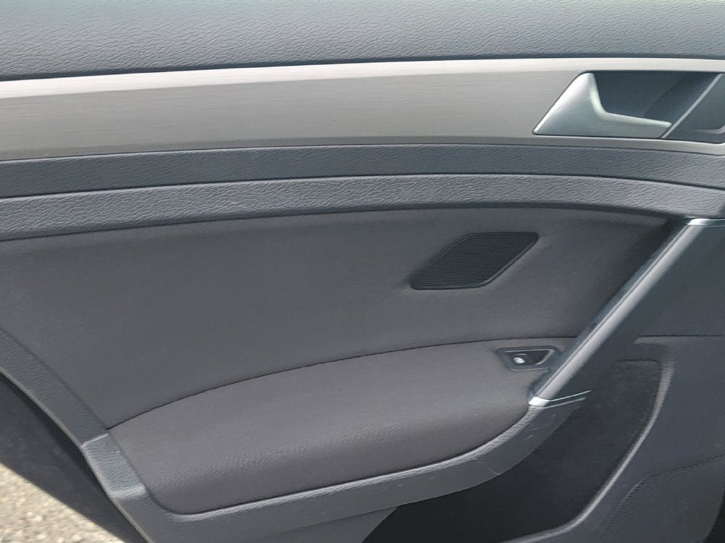 2016 Volkswagen Golf SportWagen S
