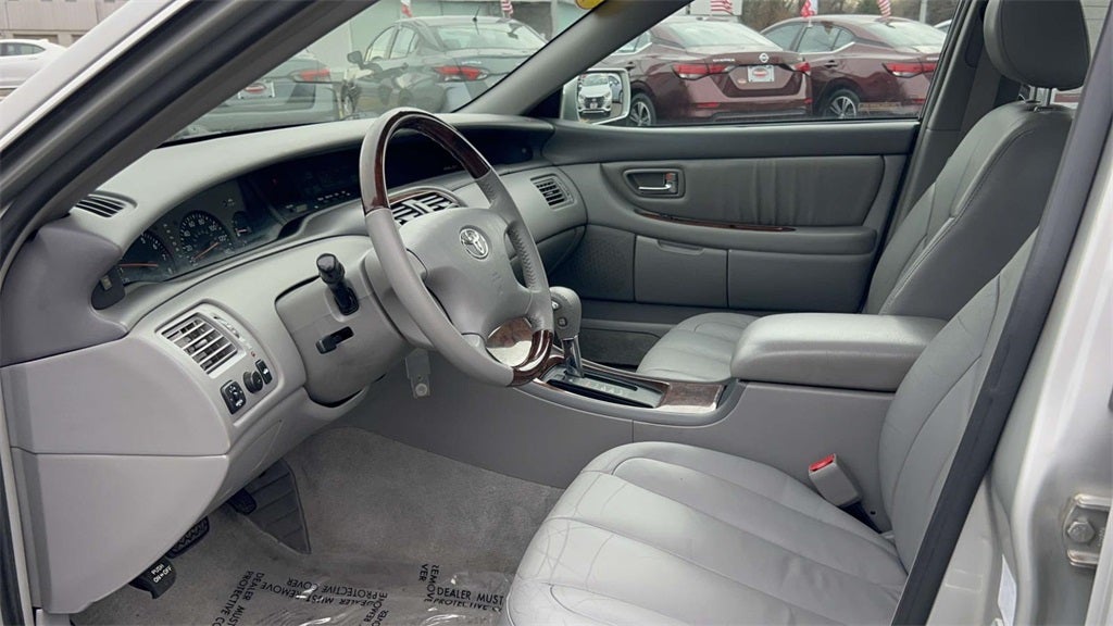 2004 Toyota Avalon Base