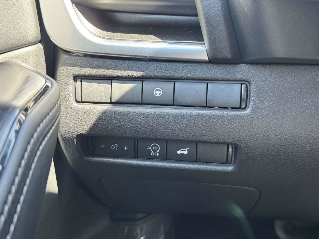 2027 Nissan Rogue Dark Armor