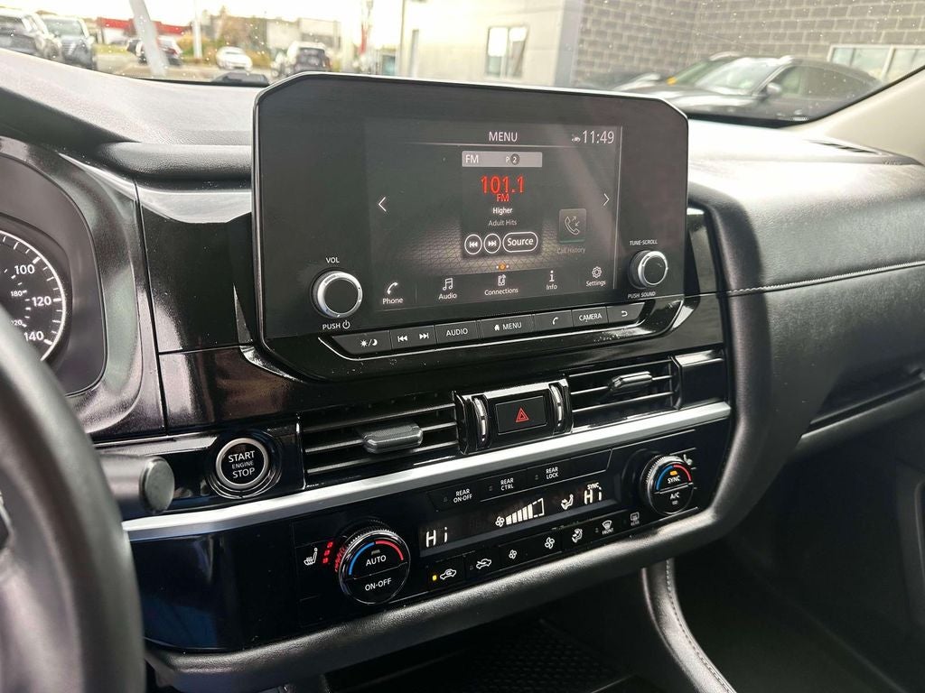 2024 Nissan Pathfinder SV