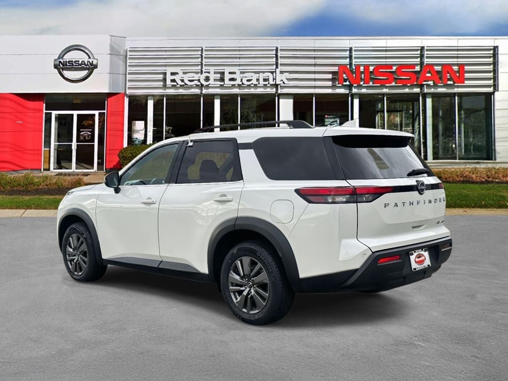 2024 Nissan Pathfinder SV