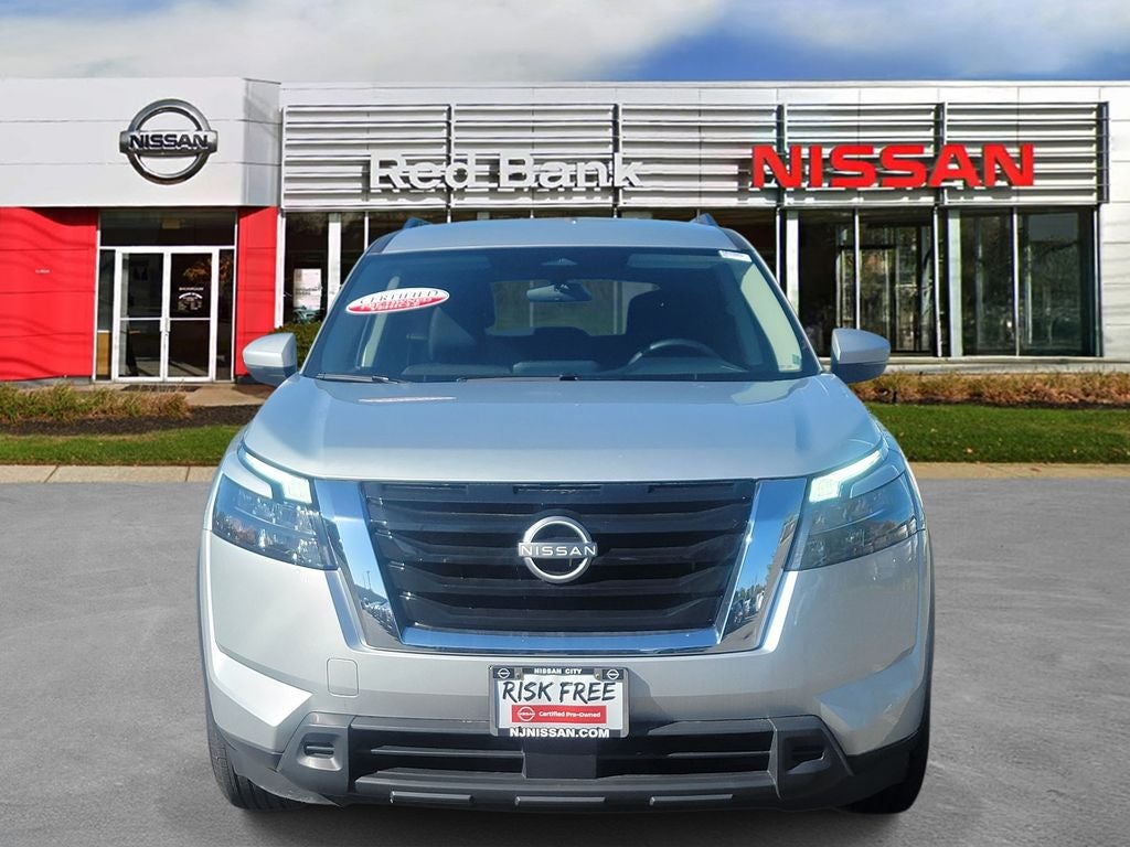 2024 Nissan Pathfinder SV