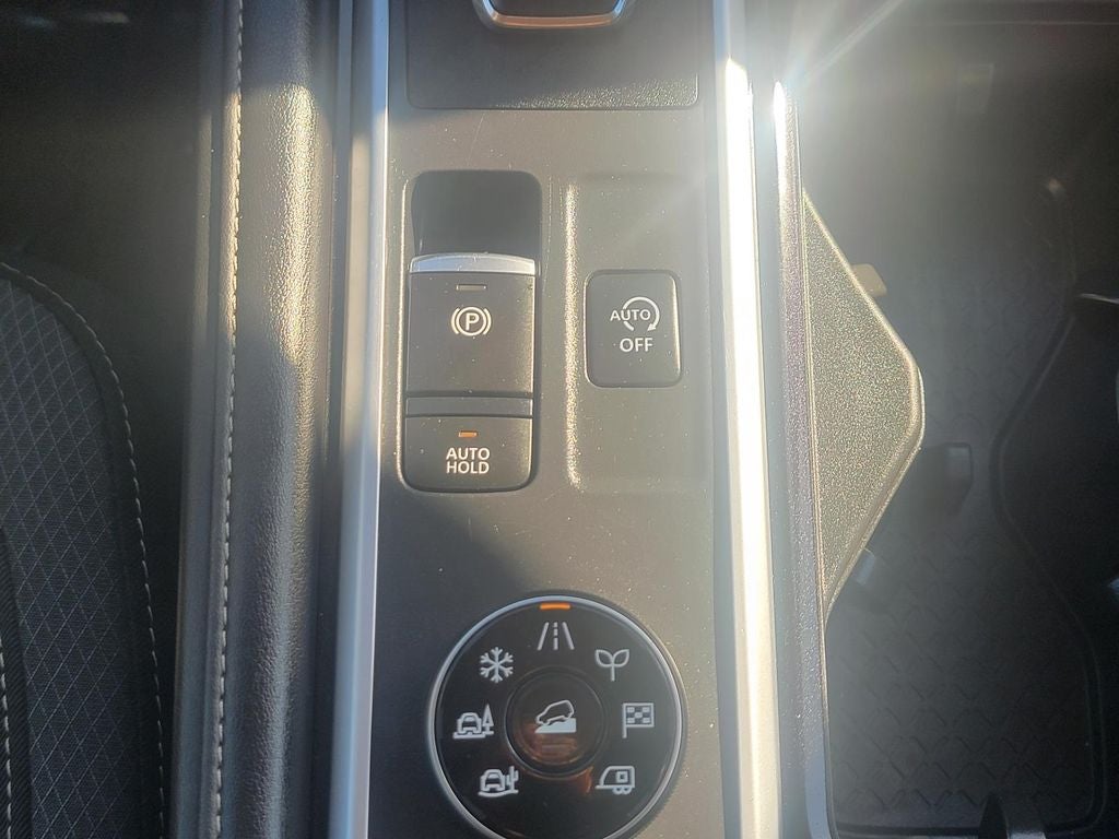 2024 Nissan Pathfinder SV