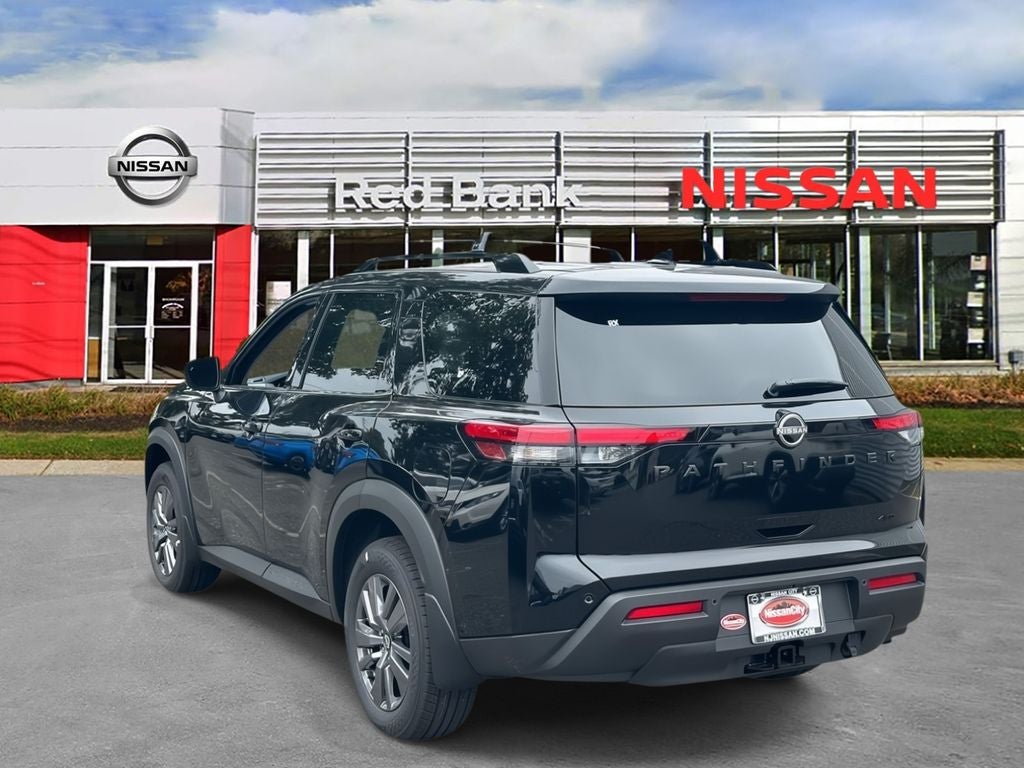 2026 Nissan Pathfinder SV
