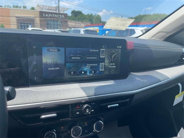 2025 Nissan Kicks SV