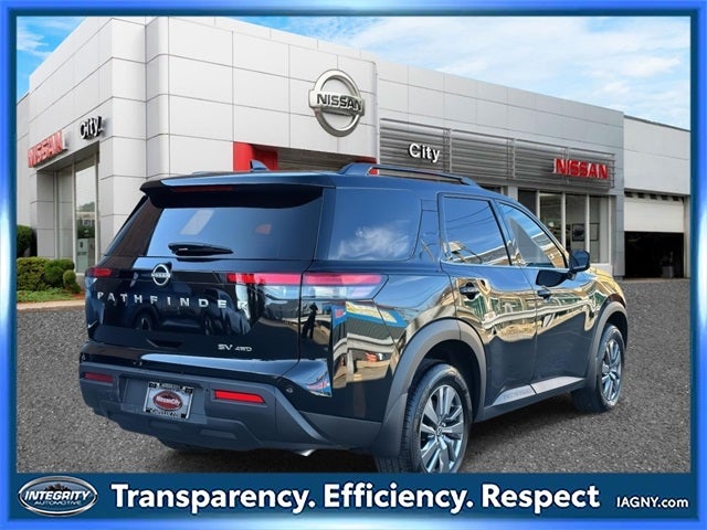 2024 Nissan Pathfinder SV