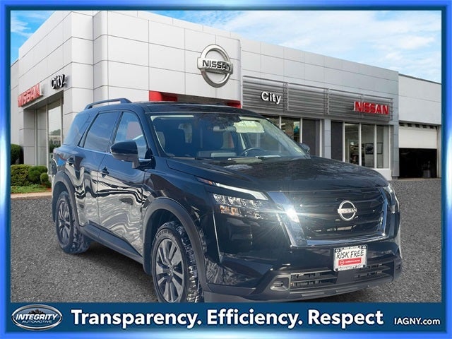 2024 Nissan Pathfinder SV