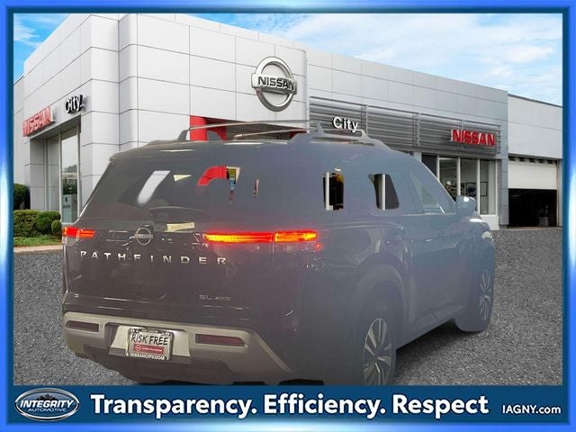 2024 Nissan Pathfinder SL