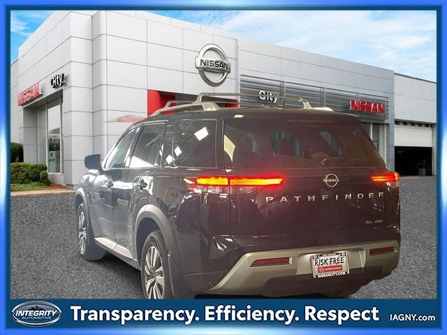 2024 Nissan Pathfinder SL