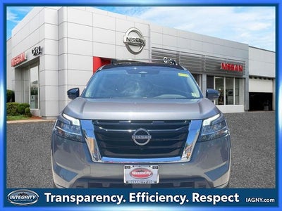 2023 Nissan Pathfinder SL