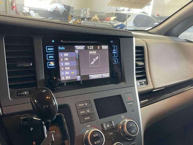 2015 Toyota Sienna XLE 7 Passenger