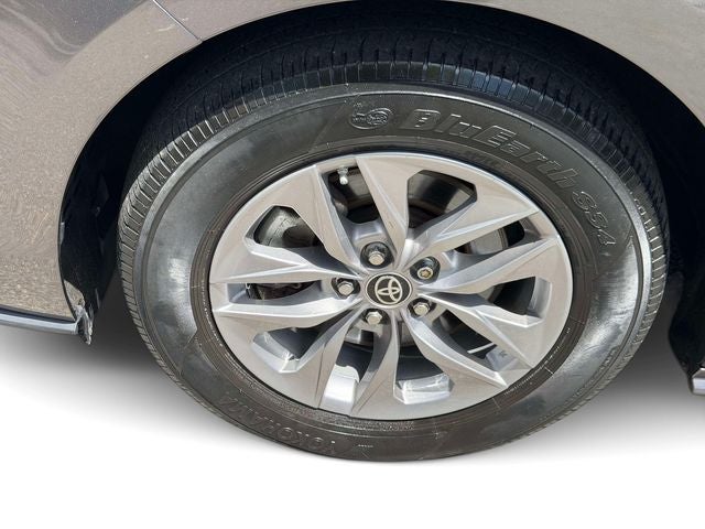 2022 Toyota Sienna LE 8 Passenger