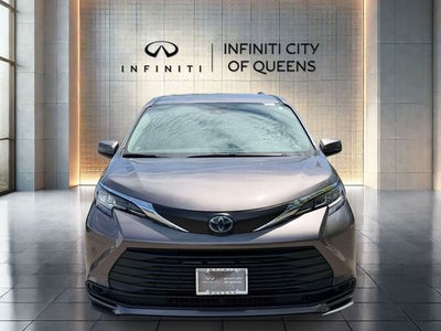 2022 Toyota Sienna LE 8 Passenger