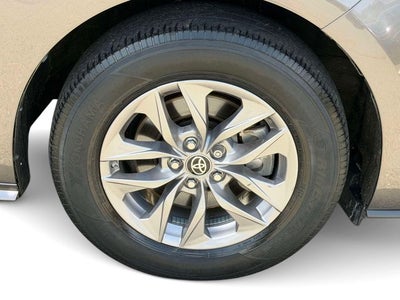 2022 Toyota Sienna LE 8 Passenger