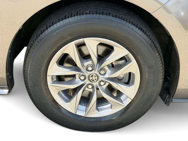 2022 Toyota Sienna LE 8 Passenger
