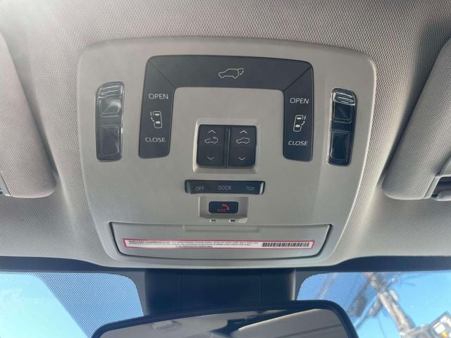 2023 Toyota Sienna XLE 8 Passenger