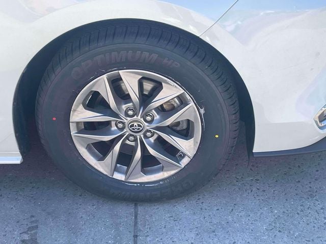 2023 Toyota Sienna XLE 8 Passenger