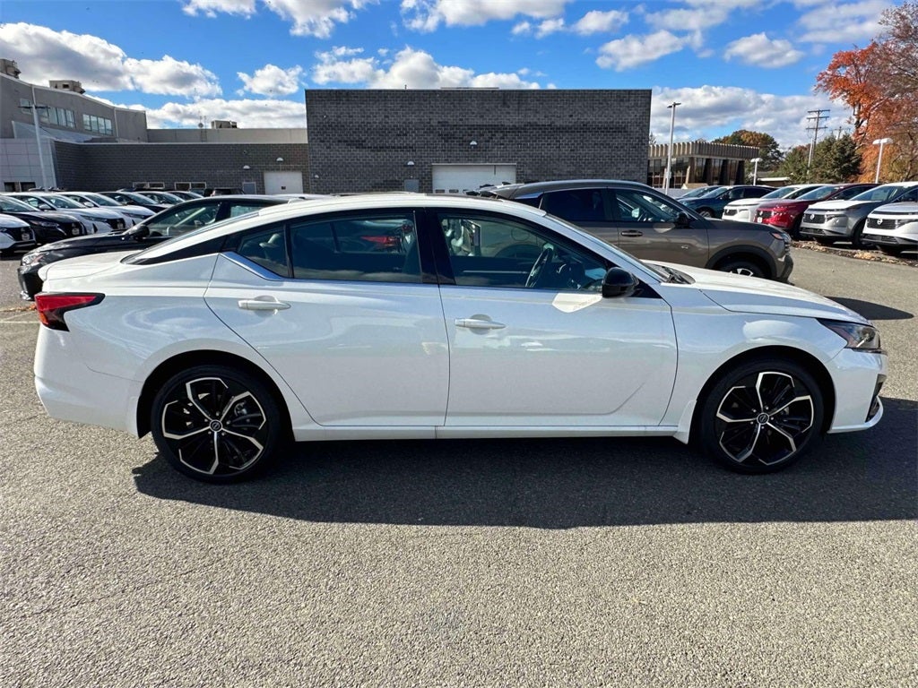 2025 Nissan Altima SR