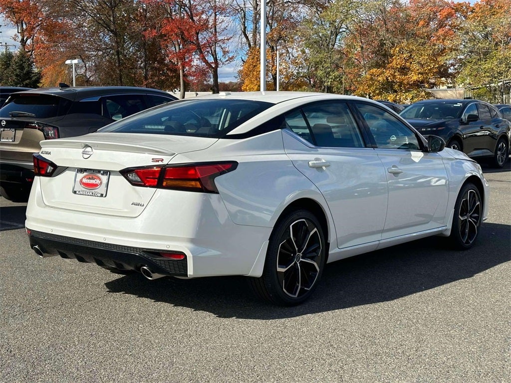 2025 Nissan Altima SR