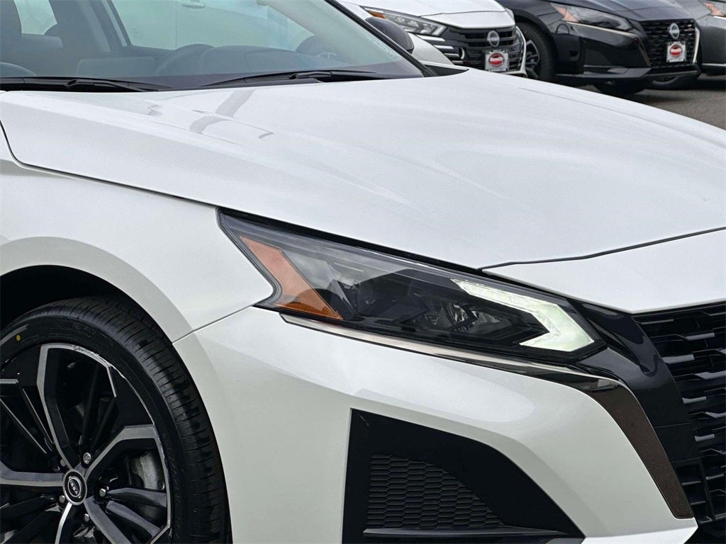 2025 Nissan Altima SR