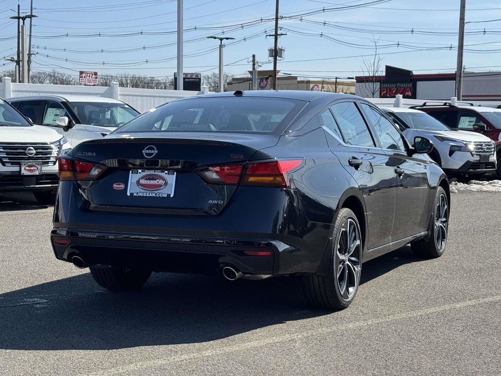 2025 Nissan Altima SR