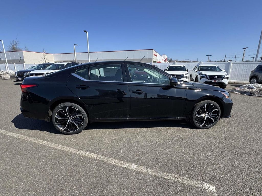 2025 Nissan Altima SR