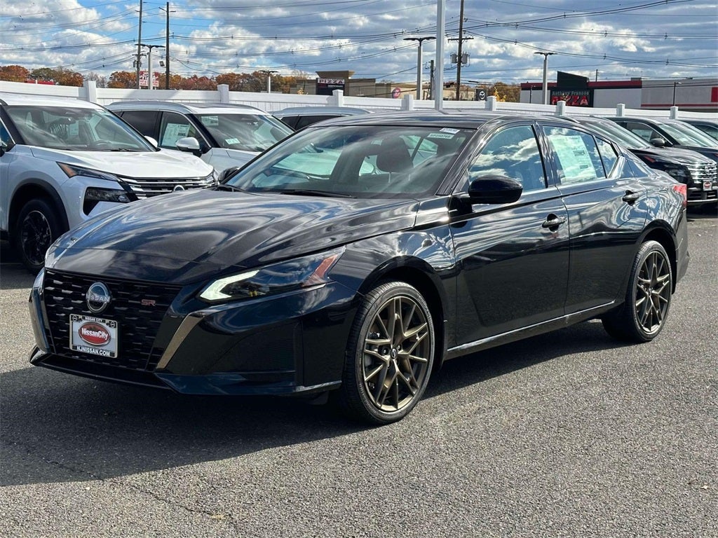 2025 Nissan Altima SR