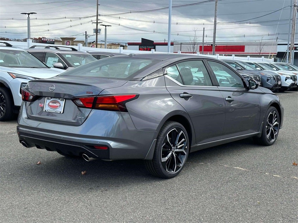 2025 Nissan Altima SR