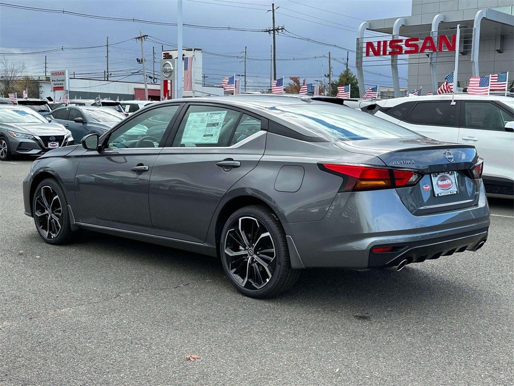 2025 Nissan Altima SR