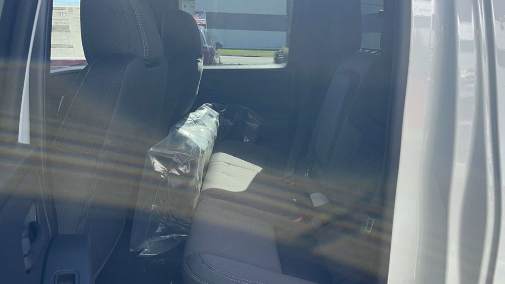 2027 Nissan Frontier Crew Cab SV