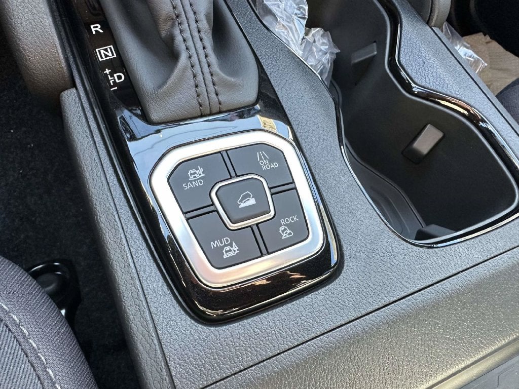 2027 Nissan Frontier Crew Cab SV