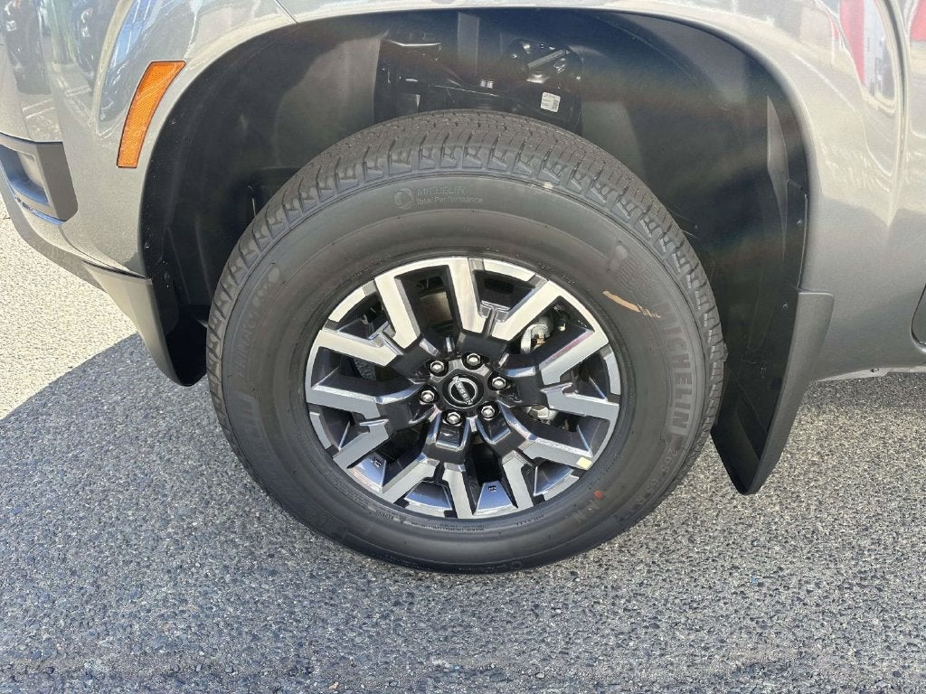 2027 Nissan Frontier Crew Cab SV