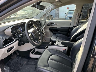 2023 Chrysler Pacifica Hybrid Touring L