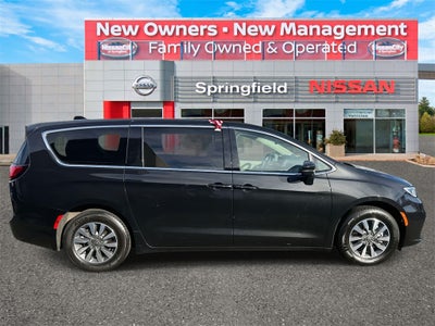 2023 Chrysler Pacifica Hybrid Touring L