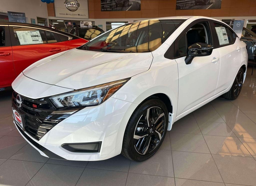 2025 Nissan Versa SR