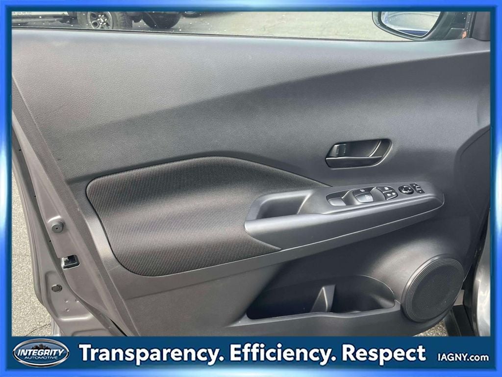 2025 Nissan Kicks Play S CERTIFIED