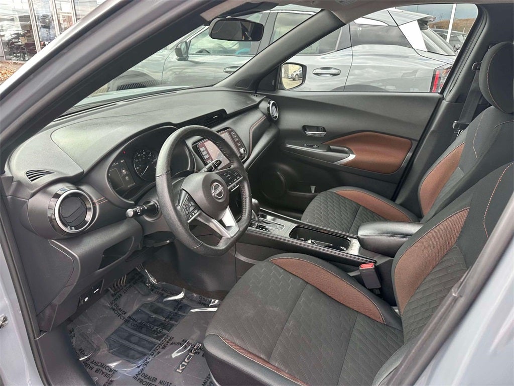 2023 Nissan Kicks SR