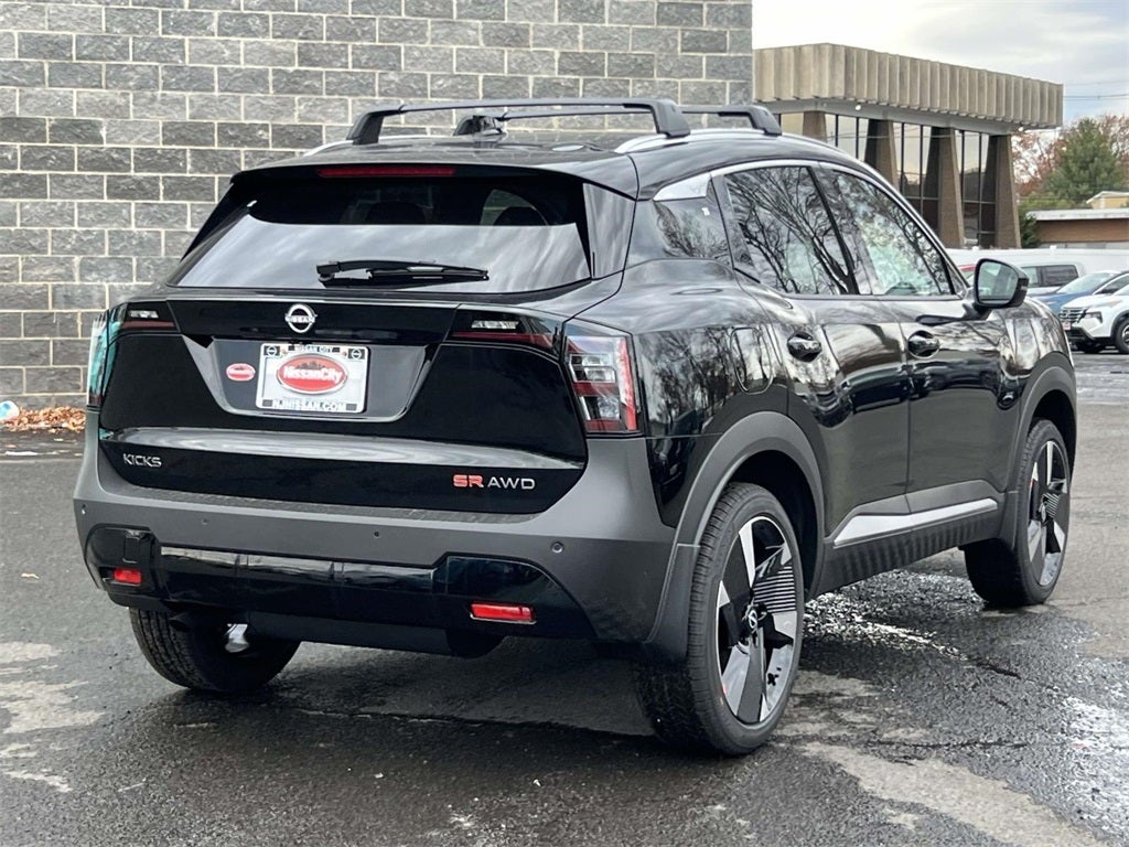 2026 Nissan Kicks SR