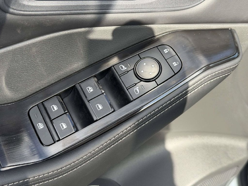 2027 Nissan Rogue SV