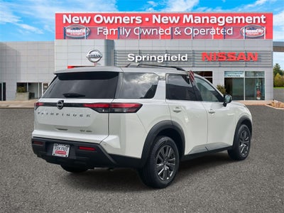 2024 Nissan Pathfinder SV
