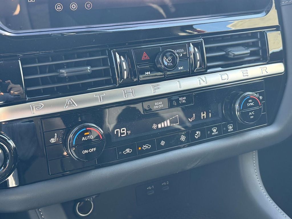 2026 Nissan Pathfinder SV