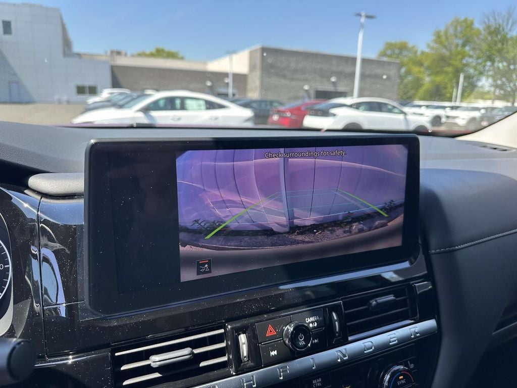 2026 Nissan Pathfinder SV