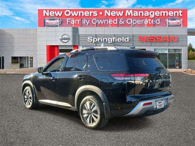 2024 Nissan Pathfinder SL