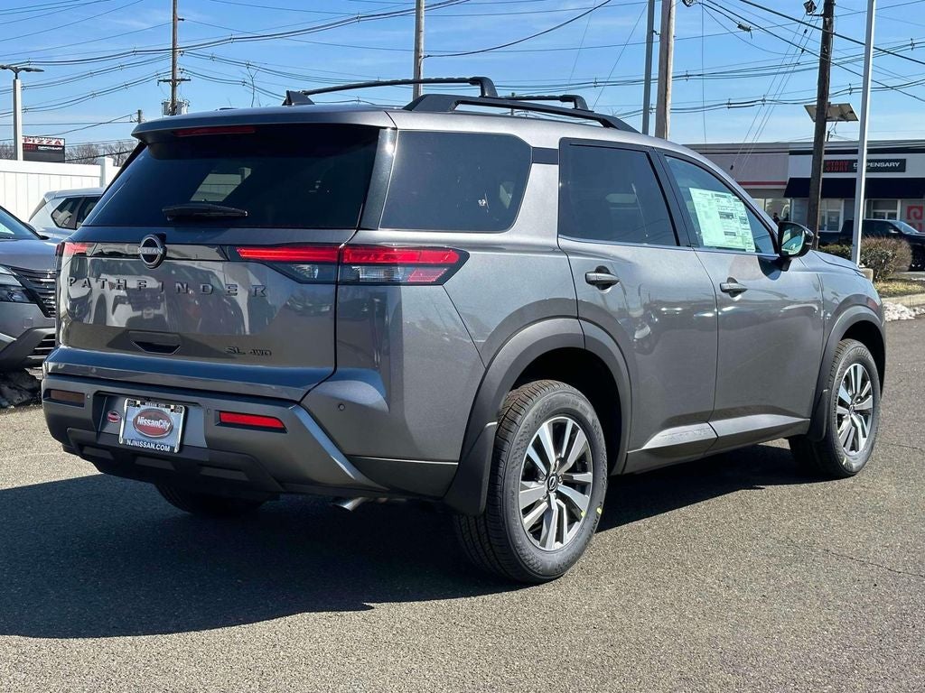 2026 Nissan Pathfinder SL