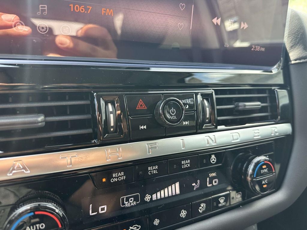 2026 Nissan Pathfinder SL